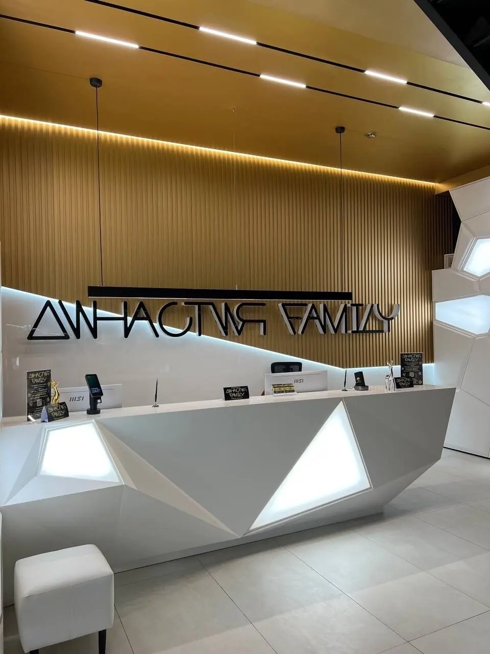Ресепшн клиники Династия